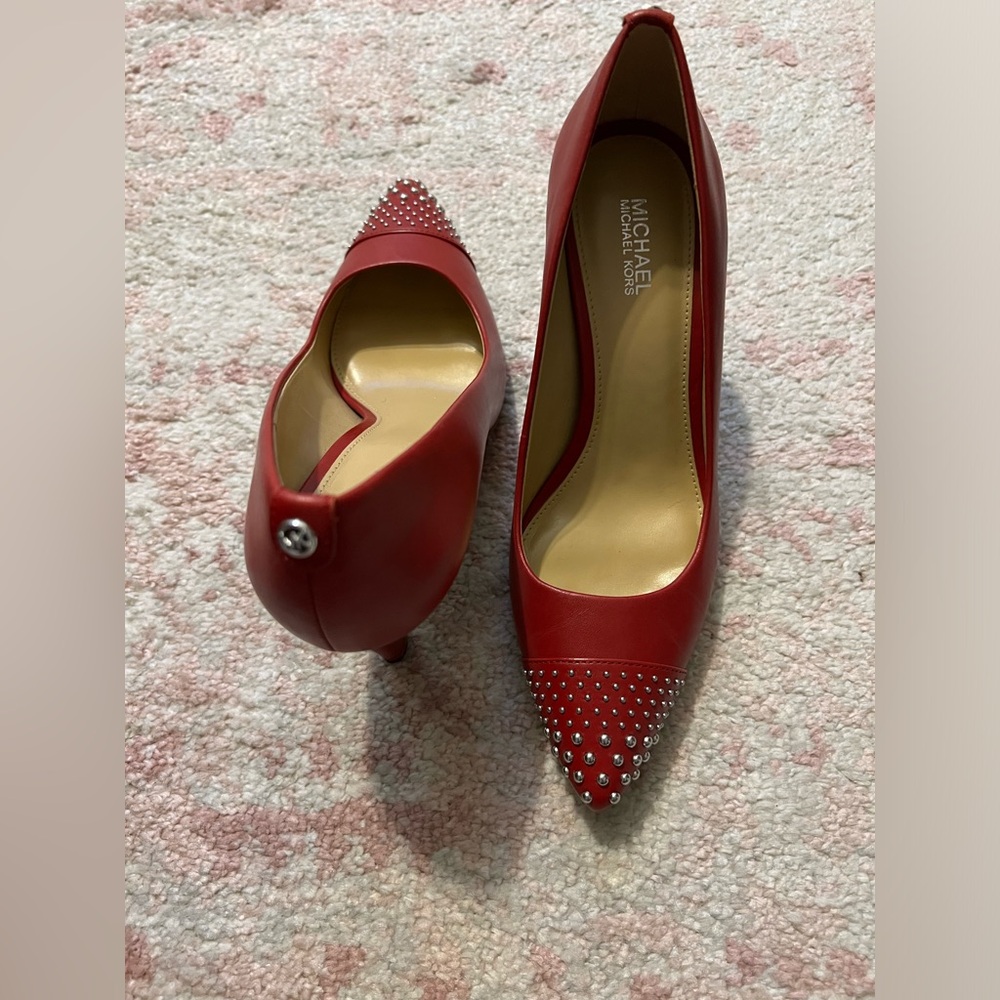 Michael Kors pumps